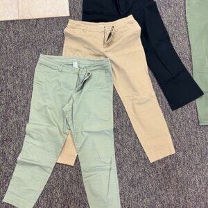 6 Pair Women's size 12 pants old navy and gap